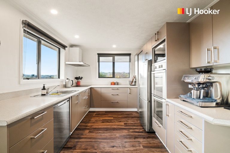 Photo of property in 43 Walton Park Avenue, Fairfield, Dunedin, 9018