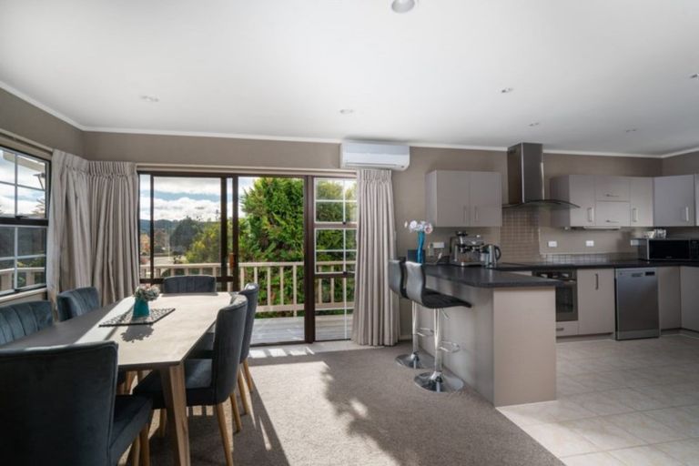 Photo of property in 14 Gibbs Place, Kinloch, Taupo, 3377