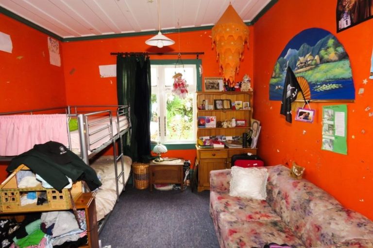 Photo of property in 8 Watson Street, Westport, 7825