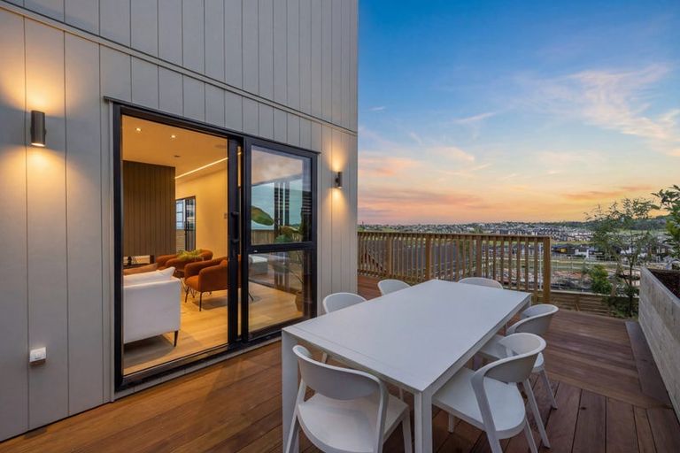 Photo of property in 160 Te Oneroa Way, Long Bay, Auckland, 0630