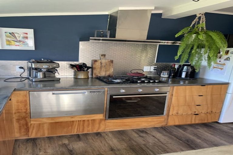 Photo of property in 36 Tarahua Road, Vogeltown, New Plymouth, 4310