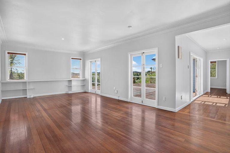 Photo of property in 960a Oneriri Road, Kaiwaka, 0573