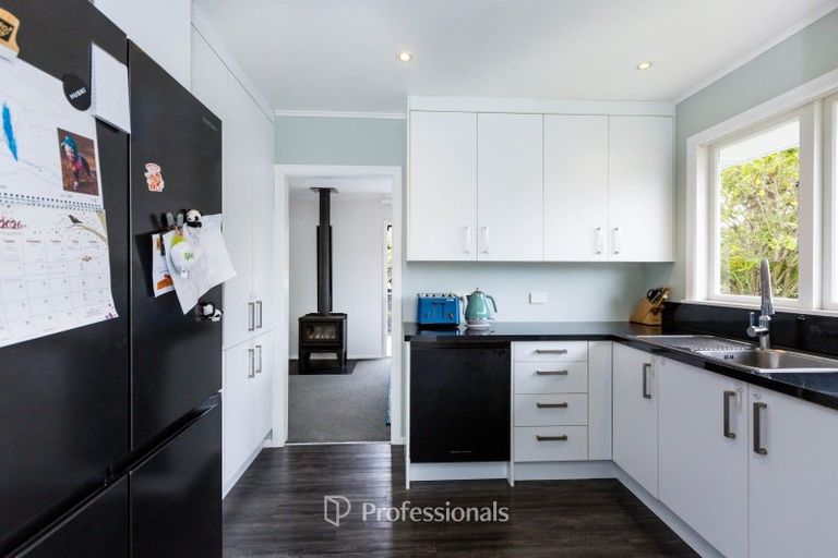 Photo of property in 35 Whirinaki Crescent, Heretaunga, Upper Hutt, 5018