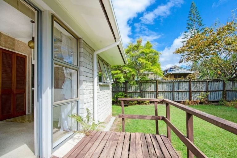 Photo of property in 1/14 Battle Place, Glenfield, Auckland, 0629