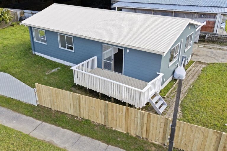 Photo of property in 1 Weymouth Grove, Wainuiomata, Lower Hutt, 5014