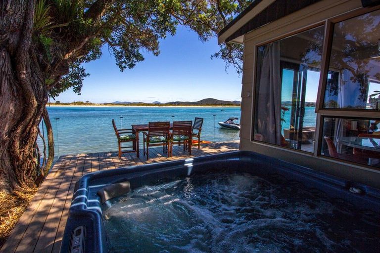 Photo of property in 2050 Ngunguru Road, Ngunguru, Whangarei, 0173