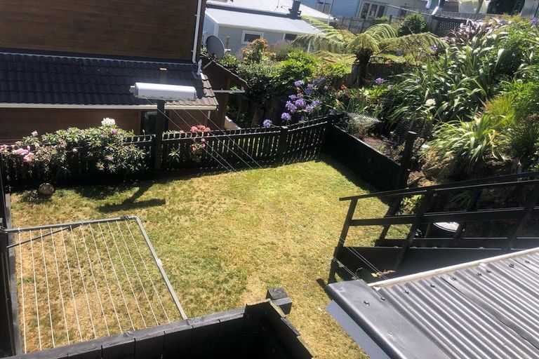 Photo of property in 70 Melbourne Road, Island Bay, Wellington, 6023