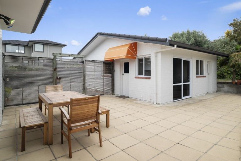 Photo of property in 9 Maniapoto Grove, Waipahihi, Taupo, 3330