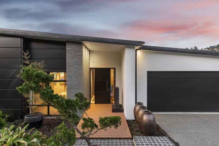 Photo of property in 12 Round Hill Rise, Cracroft, Christchurch, 8022