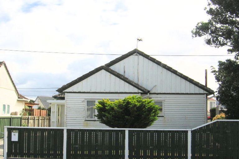 Photo of property in 22 Wayside, Miramar, Wellington, 6022