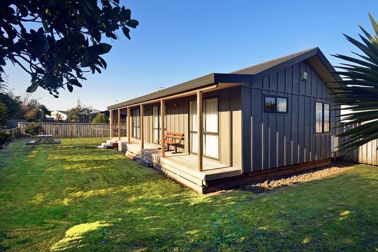 Photo of property in 23 Roore Street, Foxton Beach, Foxton, 4815