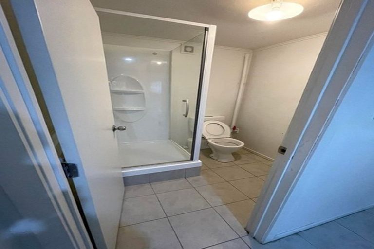 Photo of property in 1/10 Bishop Street, Green Bay, Auckland, 0604