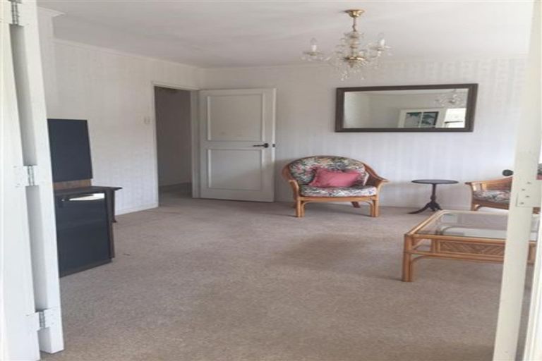 Photo of property in 116 Chelsea View Drive, Chatswood, Auckland, 0626