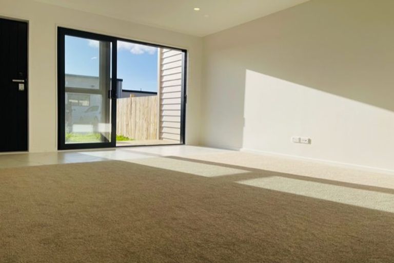 Photo of property in 17b Poruru Close, Papakura, 2110