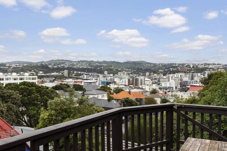 Photo of property in 83c Majoribanks Street, Mount Victoria, Wellington, 6011