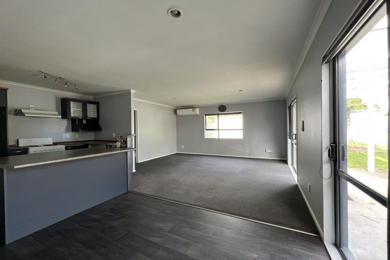 Photo of property in 5 Universal Drive, Henderson, Auckland, 0610