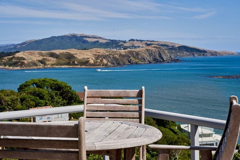 Photo of property in 1 Roys Road, Plimmerton, Porirua, 5026