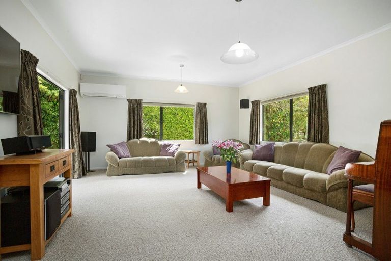 Photo of property in 11 Pokaka Street, Birchville, Upper Hutt, 5018