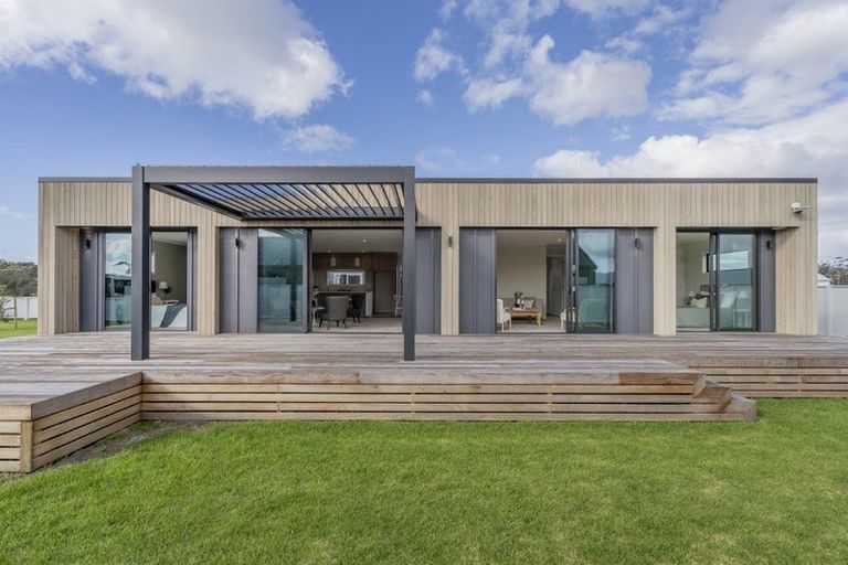 Photo of property in 305 Matarangi Drive, Matarangi, Whitianga, 3592