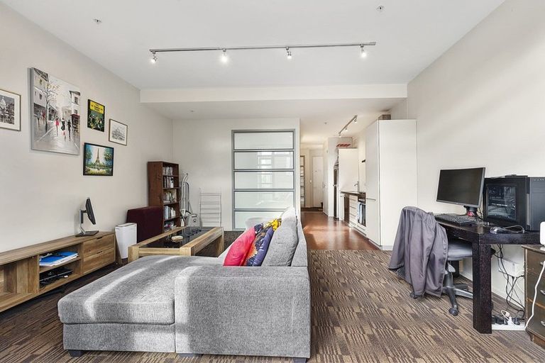 Photo of property in Vespa Apartments, 405/20 Hanson Street, Mount Cook, Wellington, 6021