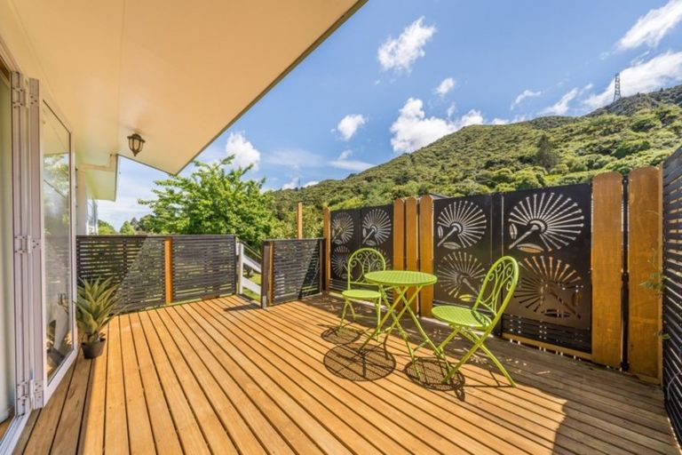 Photo of property in 18 Tulsa Grove, Totara Park, Upper Hutt, 5018