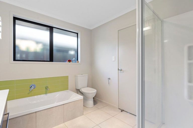 Photo of property in 15 Oka Street, Papamoa Beach, Papamoa, 3118