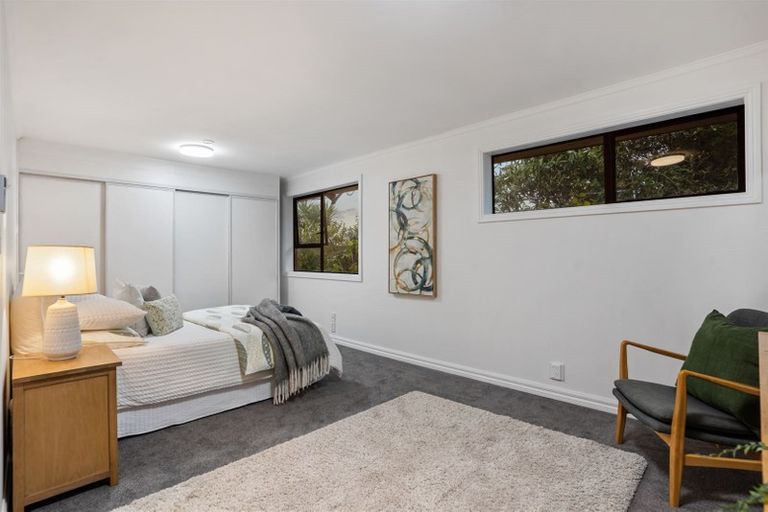 Photo of property in 6 Toi Toi Place, Northcote, Auckland, 0627