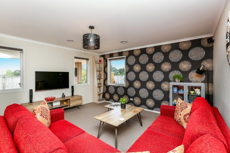 Photo of property in 86 Karamea Street, Whalers Gate, New Plymouth, 4310