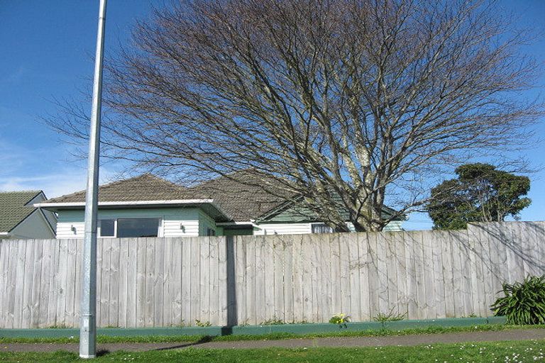 Photo of property in 43 Somerset Street, Brooklands, New Plymouth, 4310