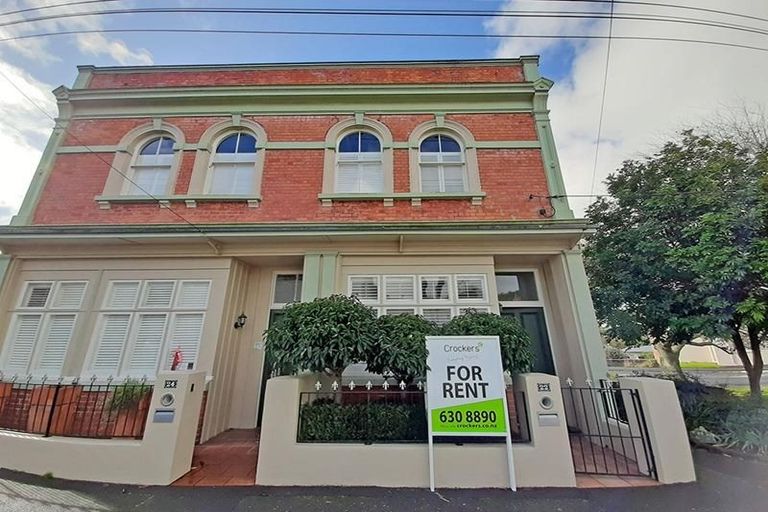 Photo of property in 2/24 Church Street, Devonport, Auckland, 0624