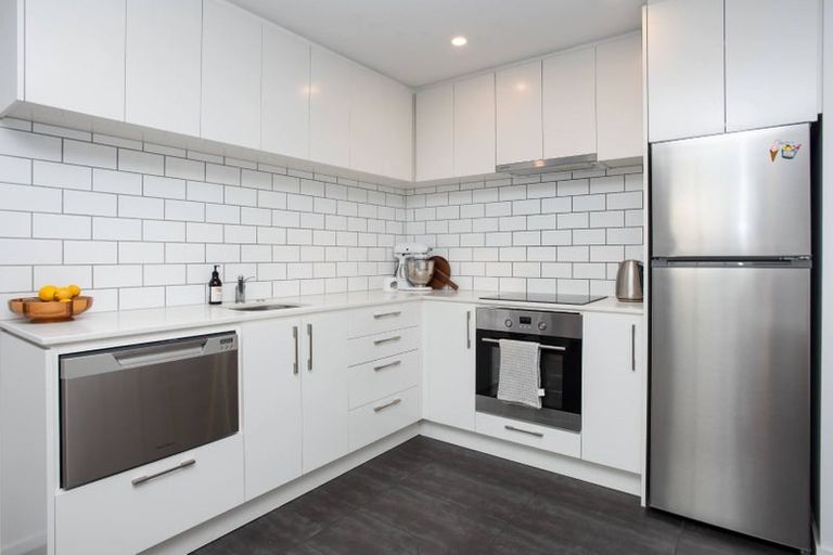 Photo of property in 1036g Colombo Street, St Albans, Christchurch, 8014