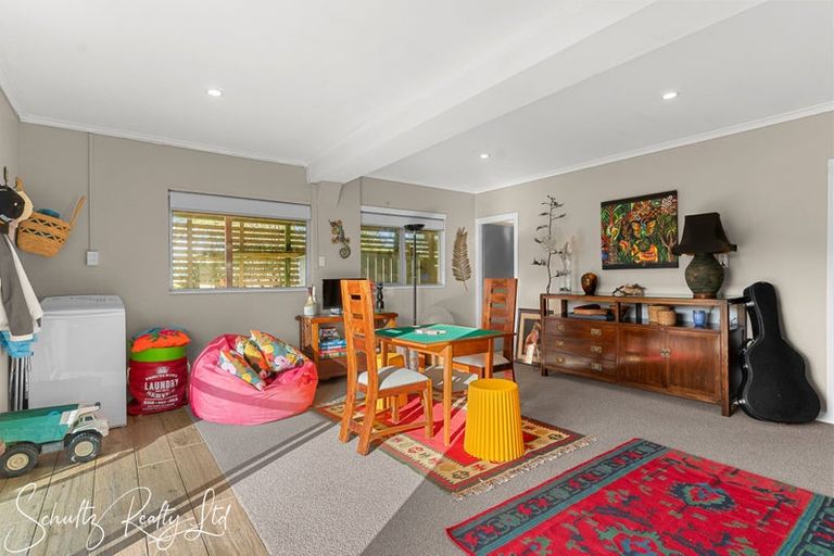 Photo of property in 23 Oxford Street, Whakapirau, 0583