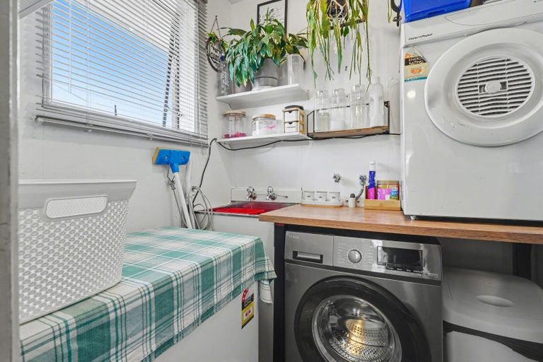 Photo of property in 1/119a Prestons Road, Redwood, Christchurch, 8051