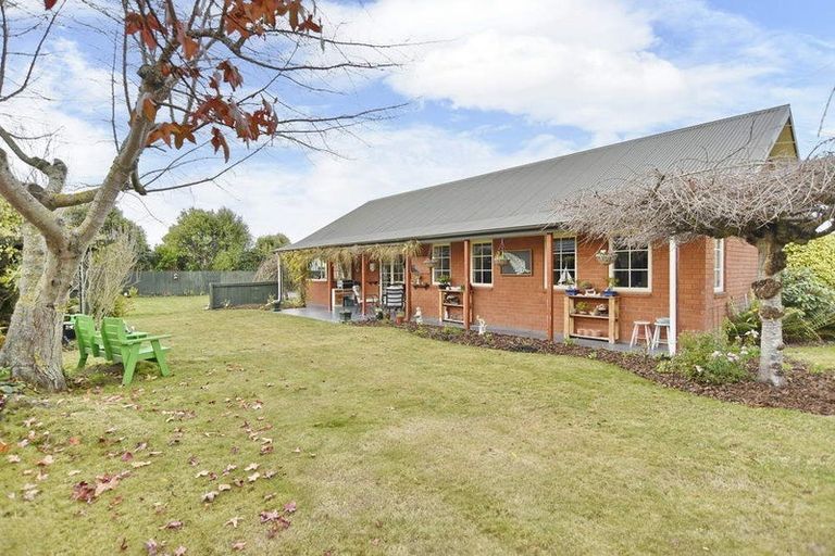 Photo of property in 18 Paget Drive, Woodend, 7610