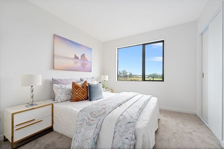 Photo of property in 44 Taipahitini Road, Rosehill, 2113