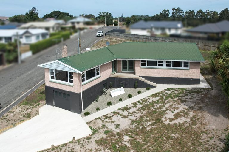 Photo of property in 6 Oban Street, Holmes Hill, Oamaru, 9401