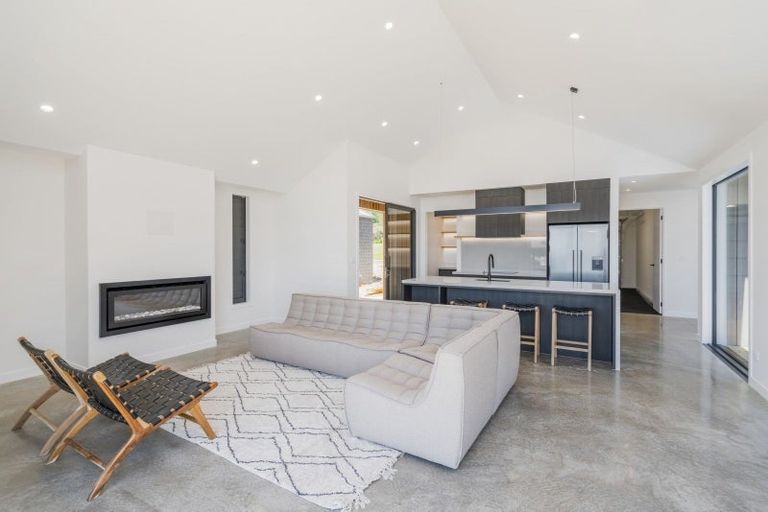 Photo of property in 8 Ian Hopper Way, Pauanui, 3579