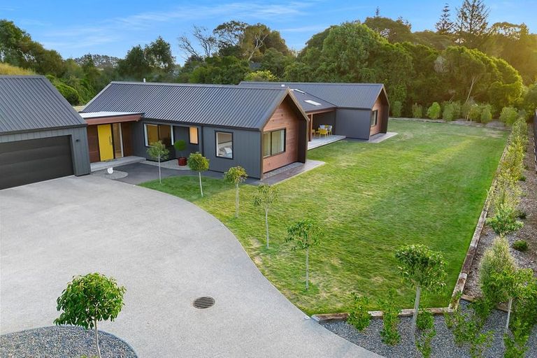 Photo of property in 5 Bressay Way, Waikanae, 5036