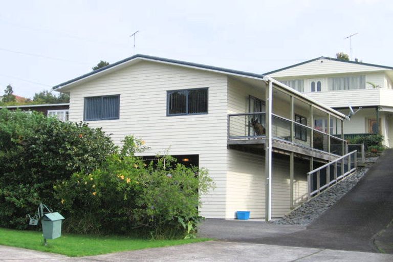 Photo of property in 8 Maori Hut Road, Red Beach, 0932