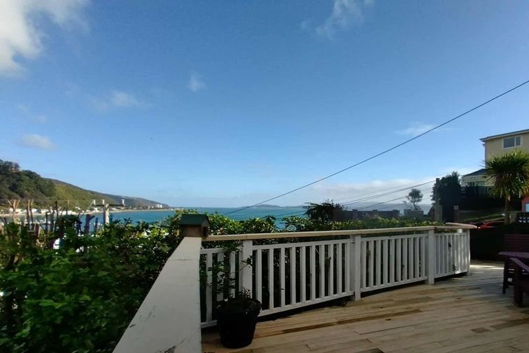 Photo of property in 15 Ferry Road, Days Bay, Lower Hutt, 5013