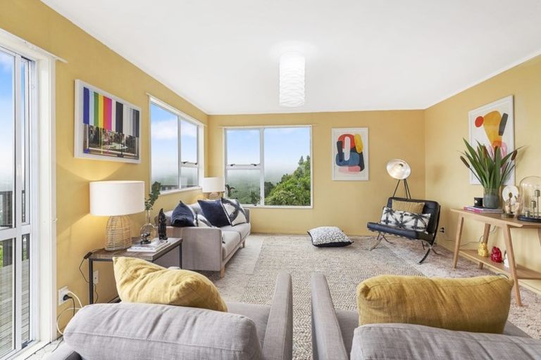 Photo of property in 1 Chequers Way, Crofton Downs, Wellington, 6035