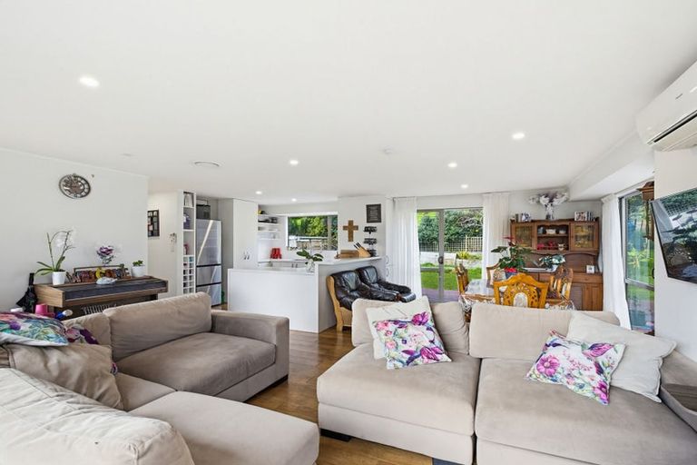 Photo of property in 2257 South Head Road, South Head, Helensville, 0874