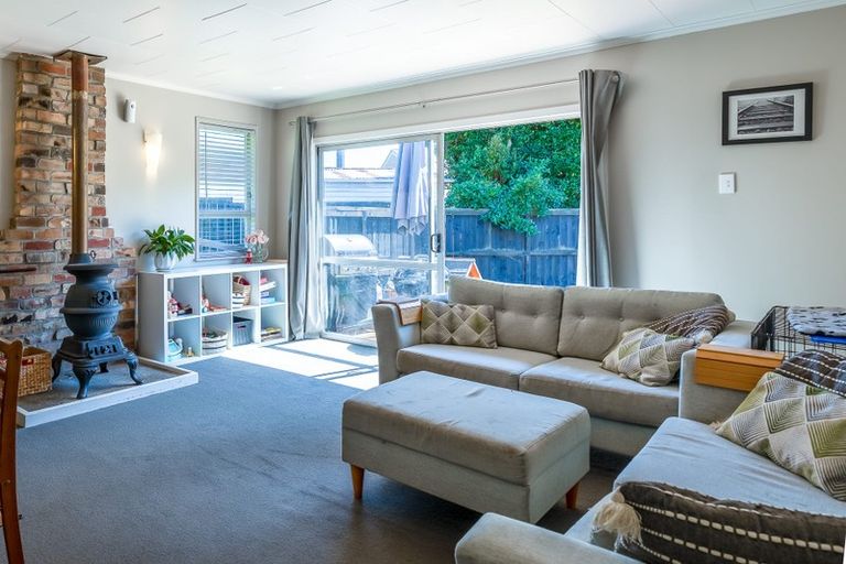 Photo of property in 12a John F Kennedy Place, Glen Eden, Auckland, 0602