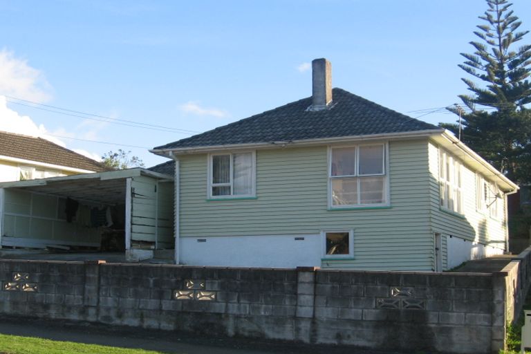 Photo of property in 132 Castor Crescent, Cannons Creek, Porirua, 5024