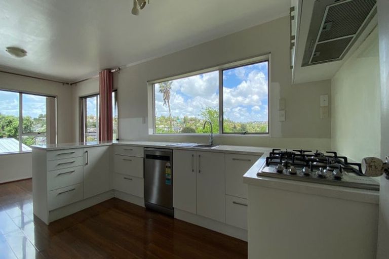 Photo of property in 184 Stapleford Crescent, Browns Bay, Auckland, 0630