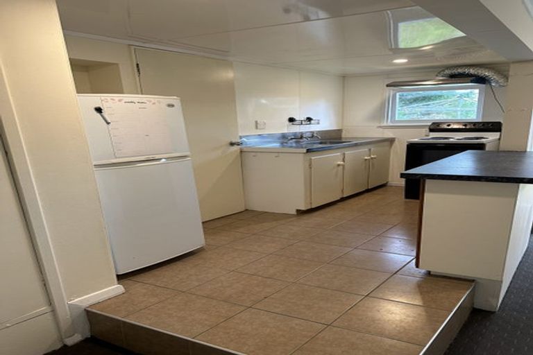 Photo of property in 4 Westland Road, Mount Cook, Wellington, 6021