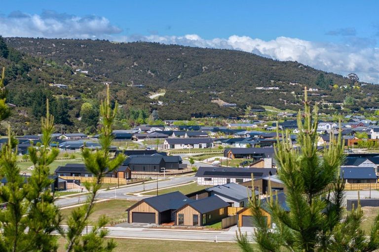 Photo of property in 14 Moonstone Street, Albert Town, Wanaka, 9305