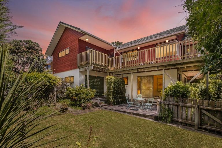 Photo of property in 35 Shackle Lane, Whitby, Porirua, 5024