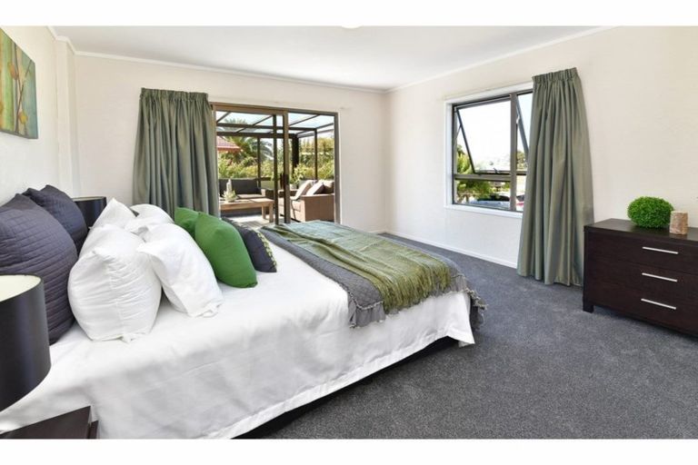 Photo of property in 52a Albatross Road, Red Beach, 0932