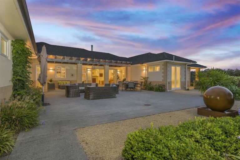 Photo of property in 94c Pomona Road, Kumeu, 0891